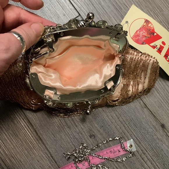 New peachy beaded clutch purse - Picture 5 of 6